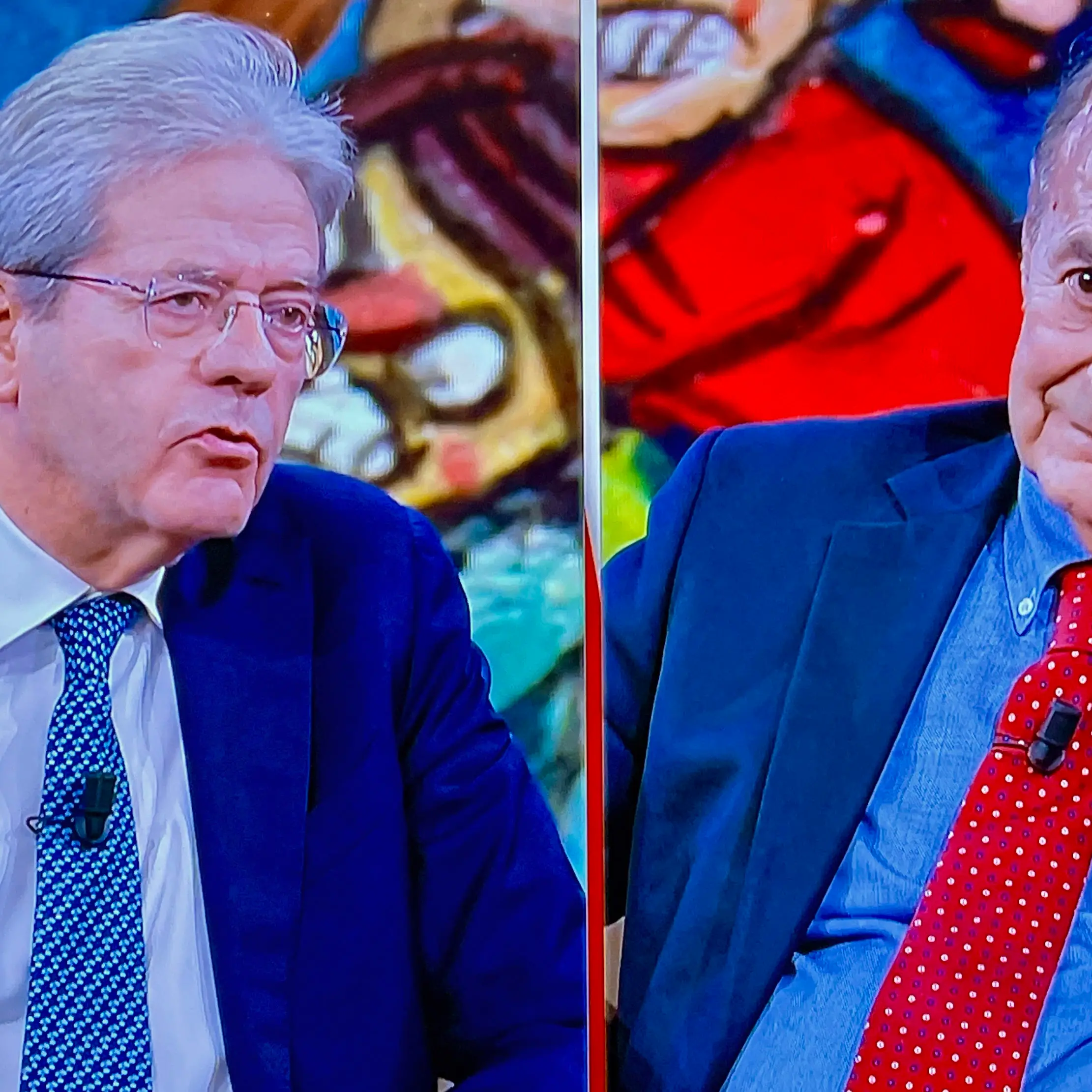 Anche Gentiloni spinge\u00A0sulle primarie: «Le facessero». Bersani\u00A0«Ok, ma prima sette-otto proposte»\n