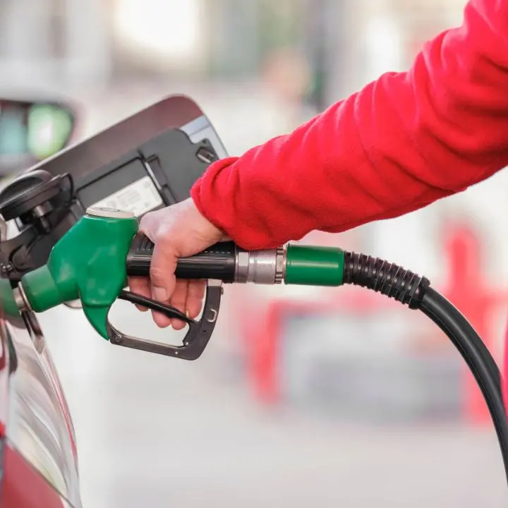 Tetto al prezzo di benzina e gasolio, i piccoli\u00A0distributori: «Non possiamo adeguarci al ribasso, così è insostenibile»\n