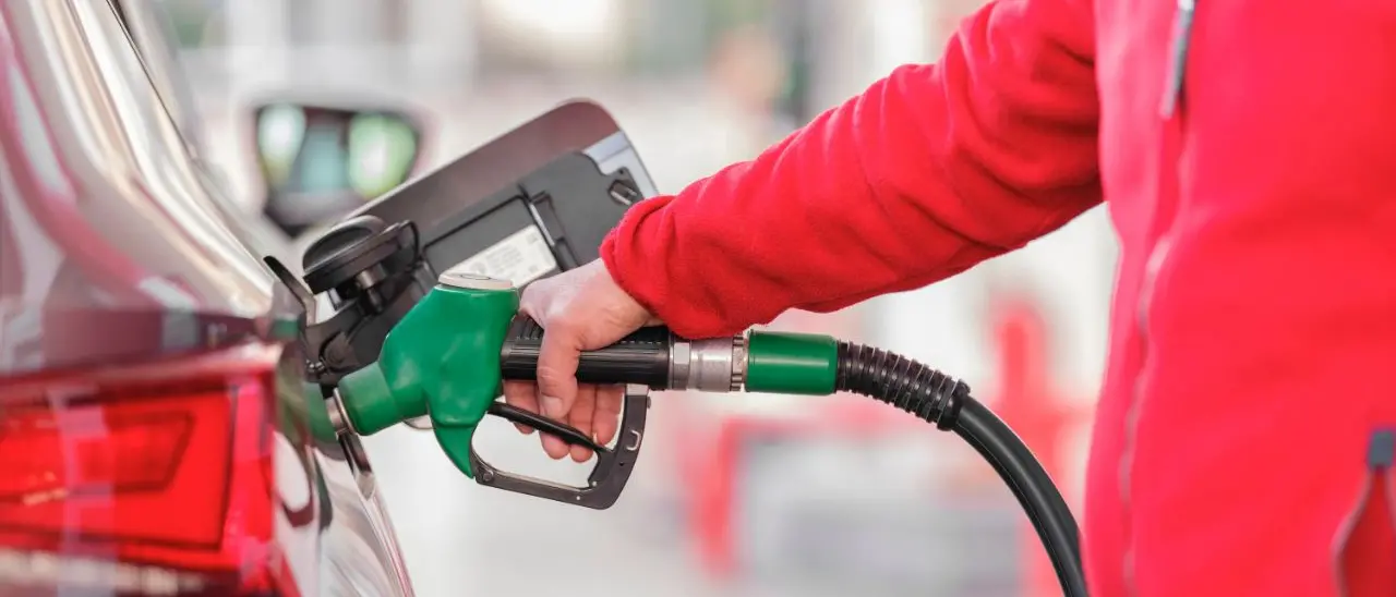 Tetto al prezzo di benzina e gasolio, i piccoli\u00A0distributori: «Non possiamo adeguarci al ribasso, così è insostenibile»\n