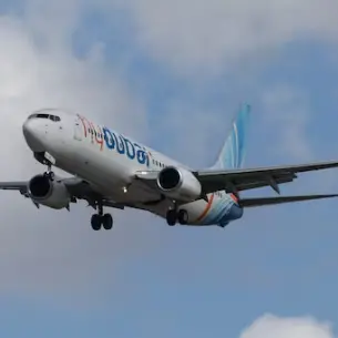 Volo Dubai-Tel Aviv lancia il codice di dirottamento e devia su Tabuk: «Lite tra i piloti»\n