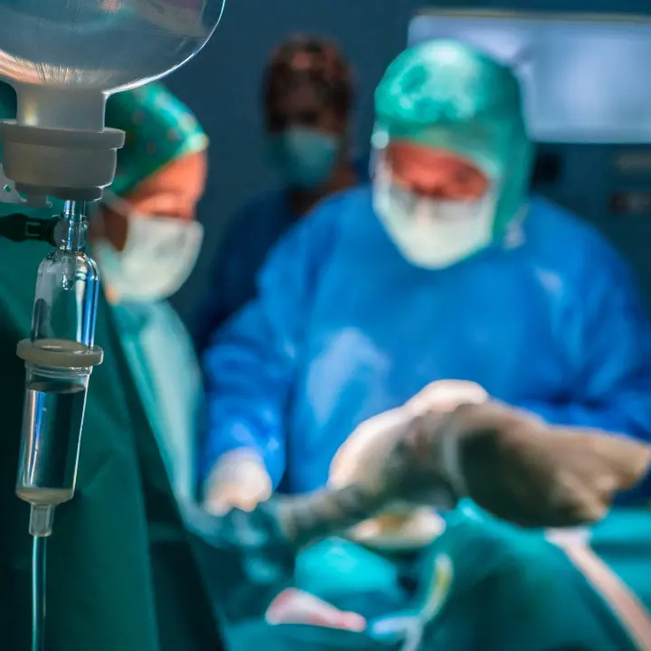 All’ospedale di Crotone intervento complesso salva la vita ad un giovane paziente di 170 chili dopo un grave incidente\n