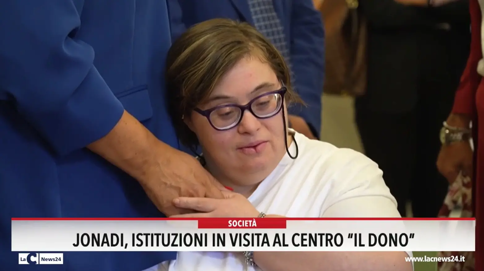 Jonadi, istituzioni in visita al centro il dono