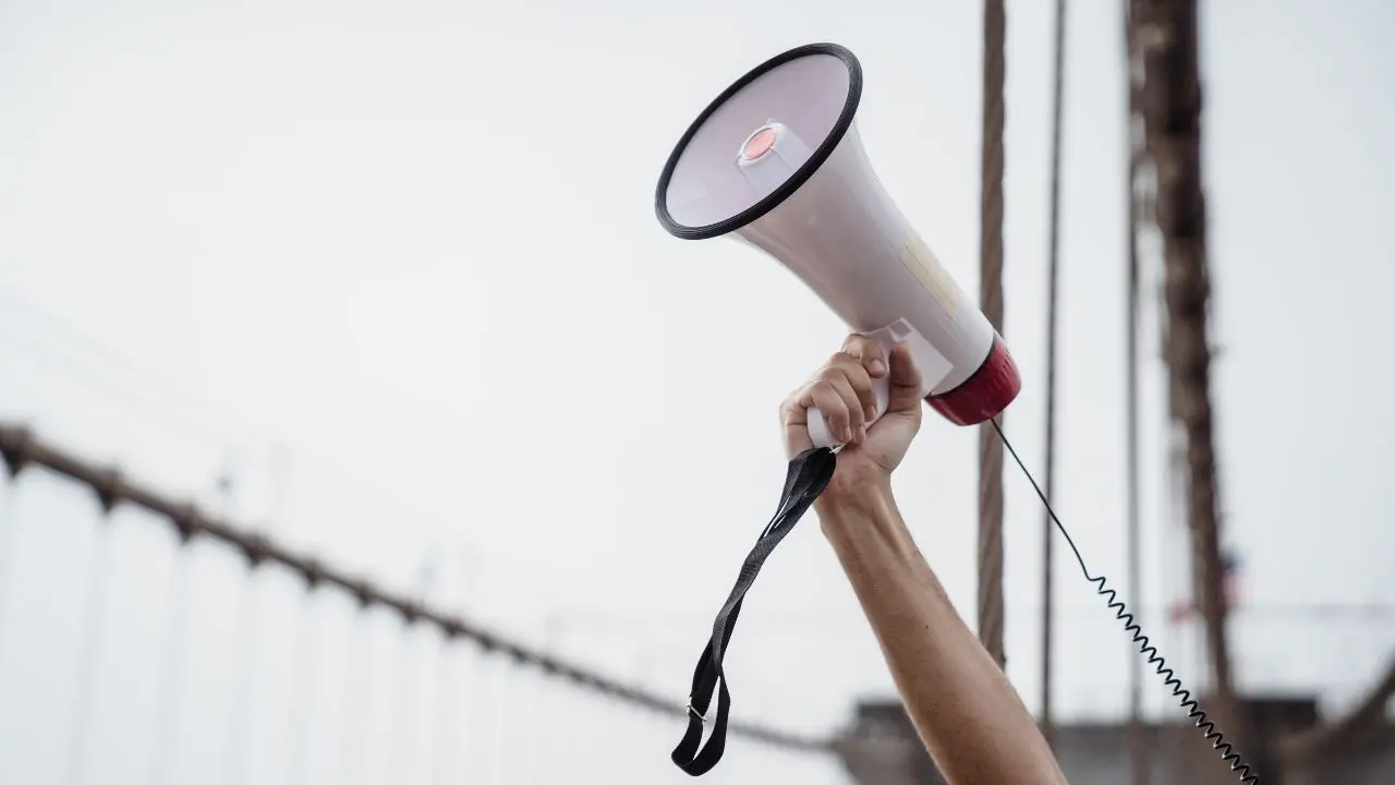 Quando la politica vive solo di consenso e propaganda rischia di dimenticare le persone\n