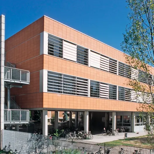 Ferrara, litiga con un ragazzo nel bagno del liceo: 14enne ferito con un coltello\n