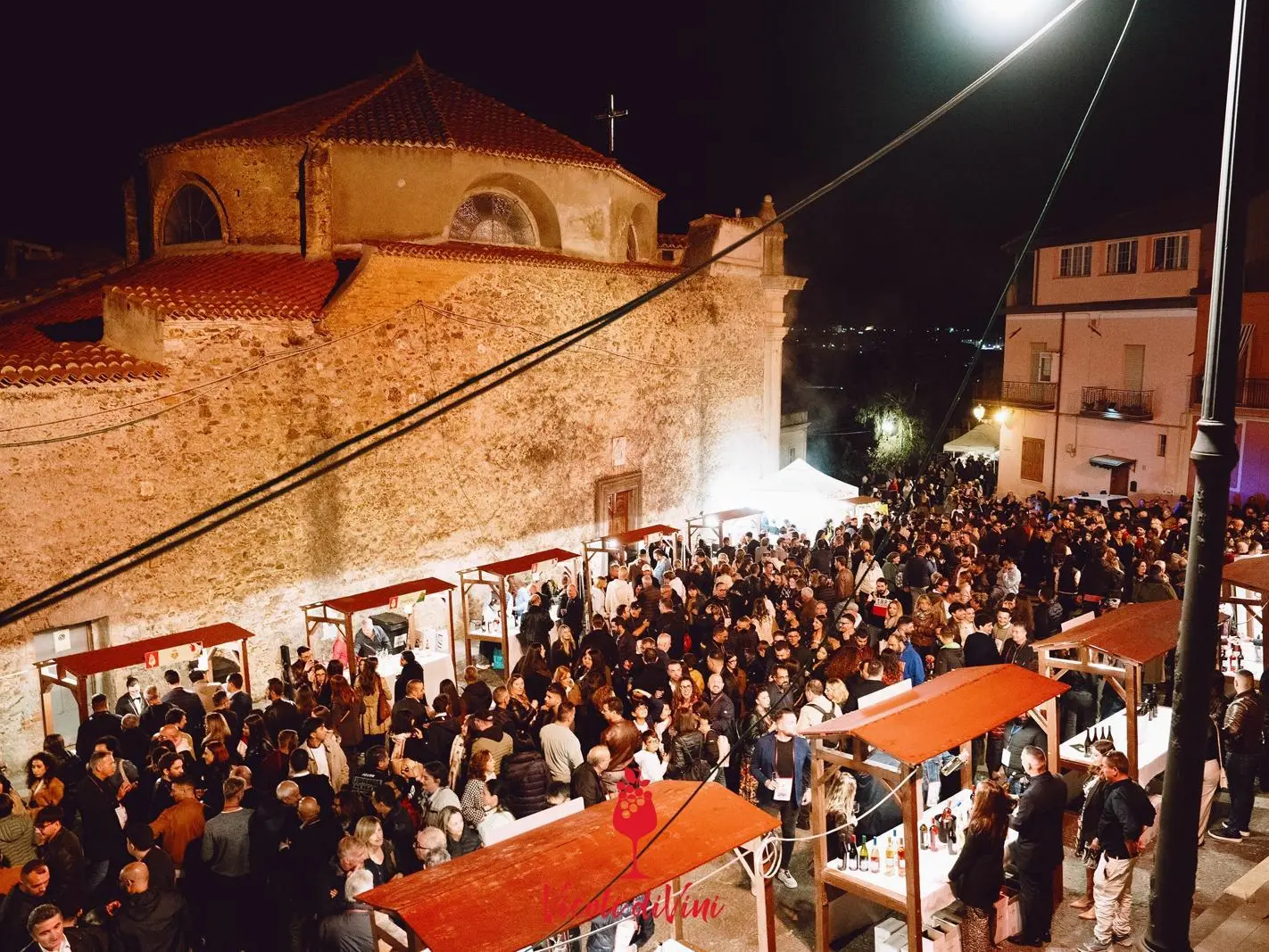 Torna a Vibo Vicoli diVini: compie 10 anni l’evento che accende il centro storico in autunno