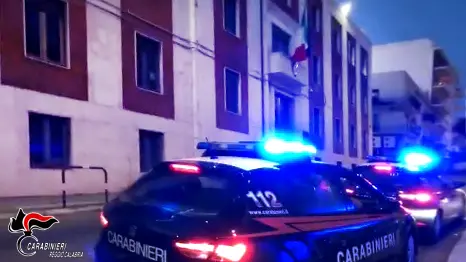<p>’Ndrangheta, <span style=\"color:hsl(0, 75%, 60%);\">blitz nella Piana di Gioia Tauro</span>: 12 arresti della Dda di Reggio Calabria</p>