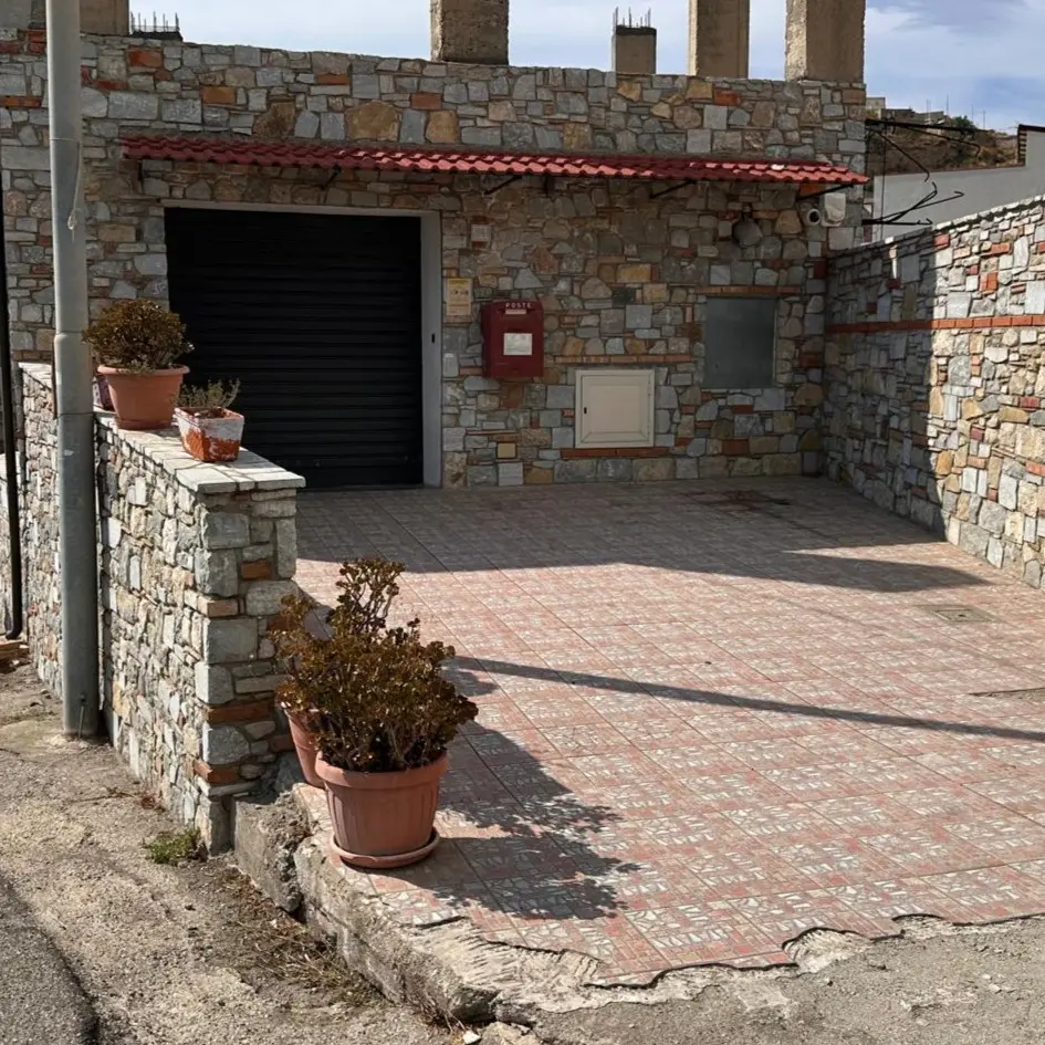 Sportello Atm Poste non ripristinato\u00A0a Motta San Giovanni, il sindaco Verduci diffida la società