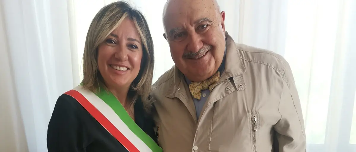 La società\u00A0italiana di neurochirurgia ha premiato il professore Vincenzo Albanese con una medaglia alla carriera, il\u00A0plauso del sindaco\u00A0Fragomeni\n