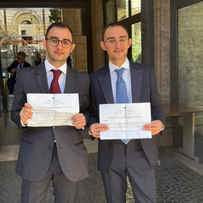 Varapodio, due gemelli diventano magistrati\u00A0nello stesso giorno: Angelo e Domenico Patera coronano insieme il loro sogno\n