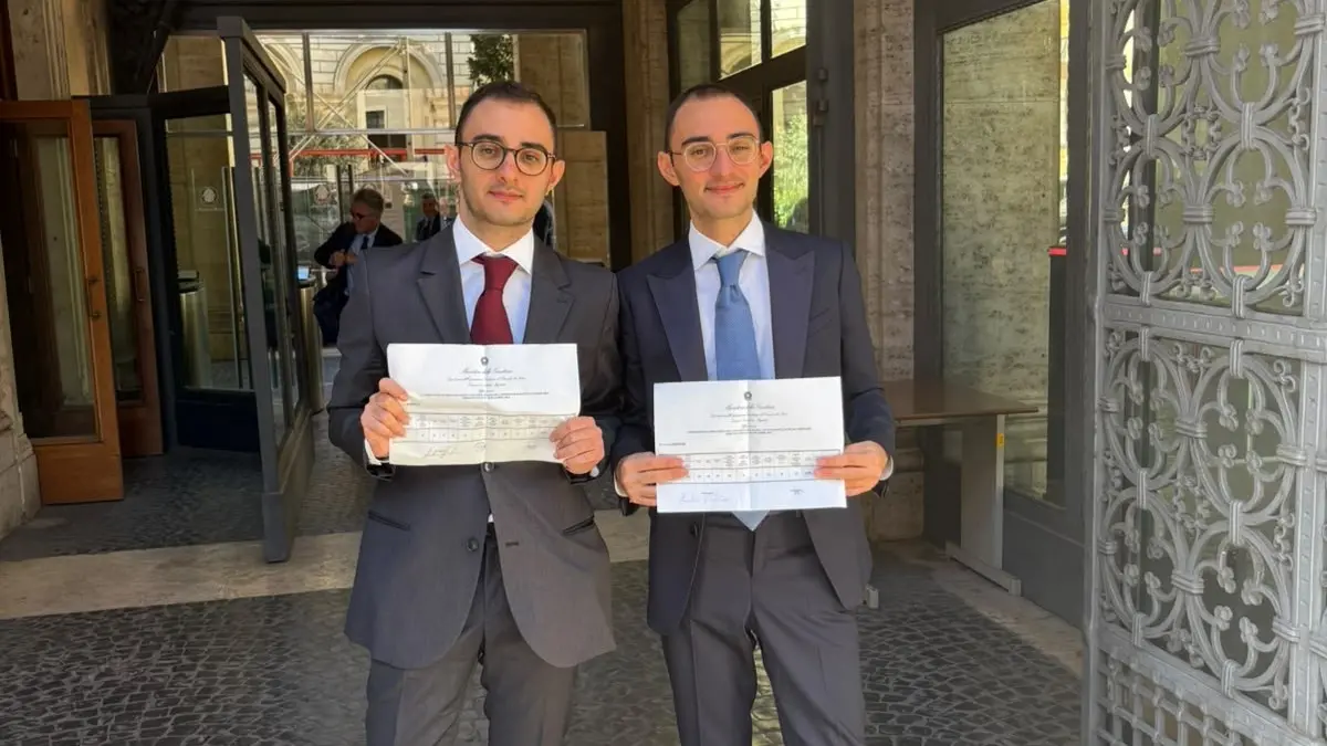 Varapodio, due gemelli diventano magistrati\u00A0nello stesso giorno: Angelo e Domenico Patera coronano insieme il loro sogno\n