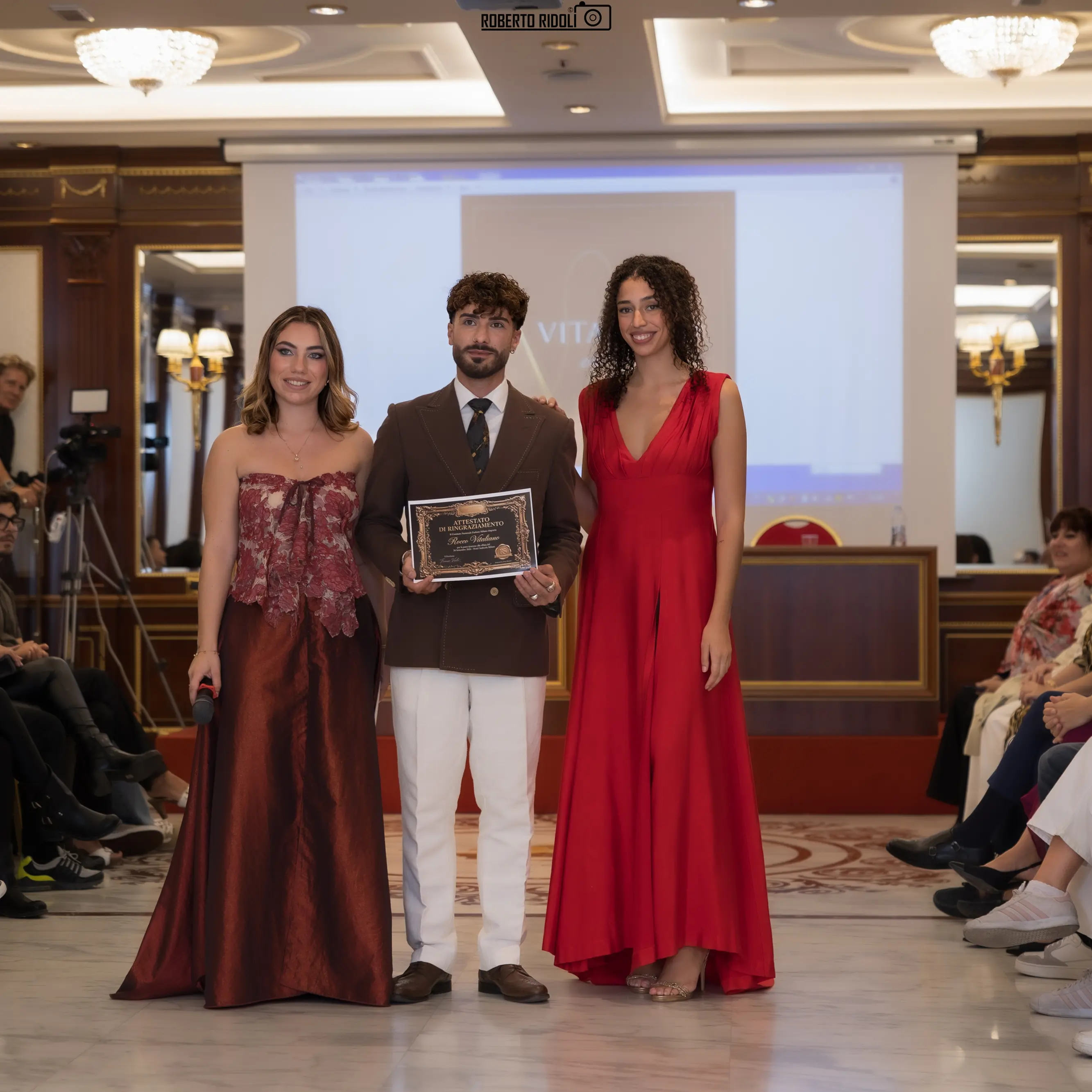 Da Girifalco alla Milano Fashion Week: lo stilista Rocco Vitaliano porta la Calabria nella capitale italiana della moda\n