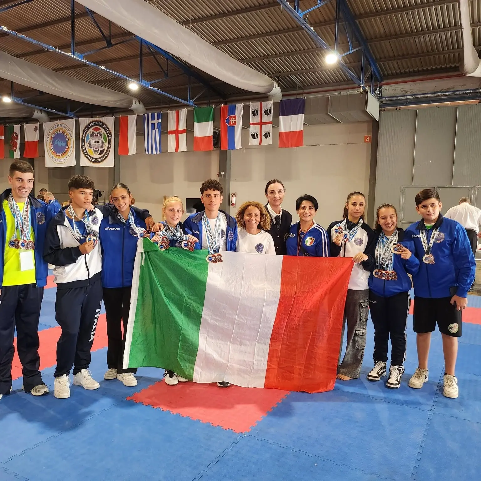 Karate, il Team Trimboli conquista Atene: pioggia di medaglie per gli atleti reggini al Gran Prix internazionale\n
