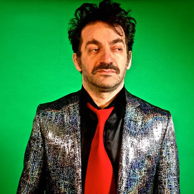 Peppe Voltarelli torna a Reggio, la canzone d’autore incontra le sonorità corali nel weekend del Balenando in Burrasca\n