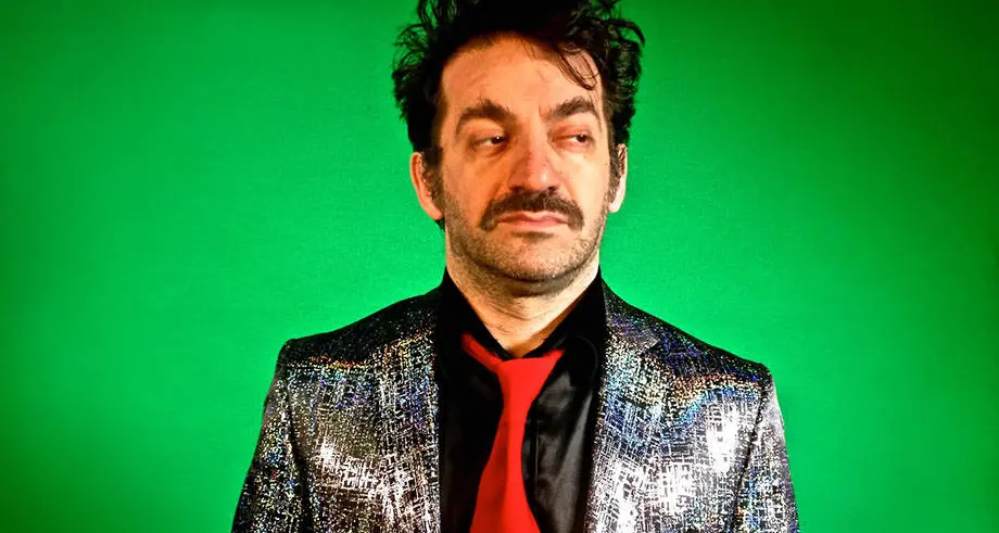 Peppe Voltarelli torna a Reggio, la canzone d’autore incontra le sonorità corali nel weekend del Balenando in Burrasca\n