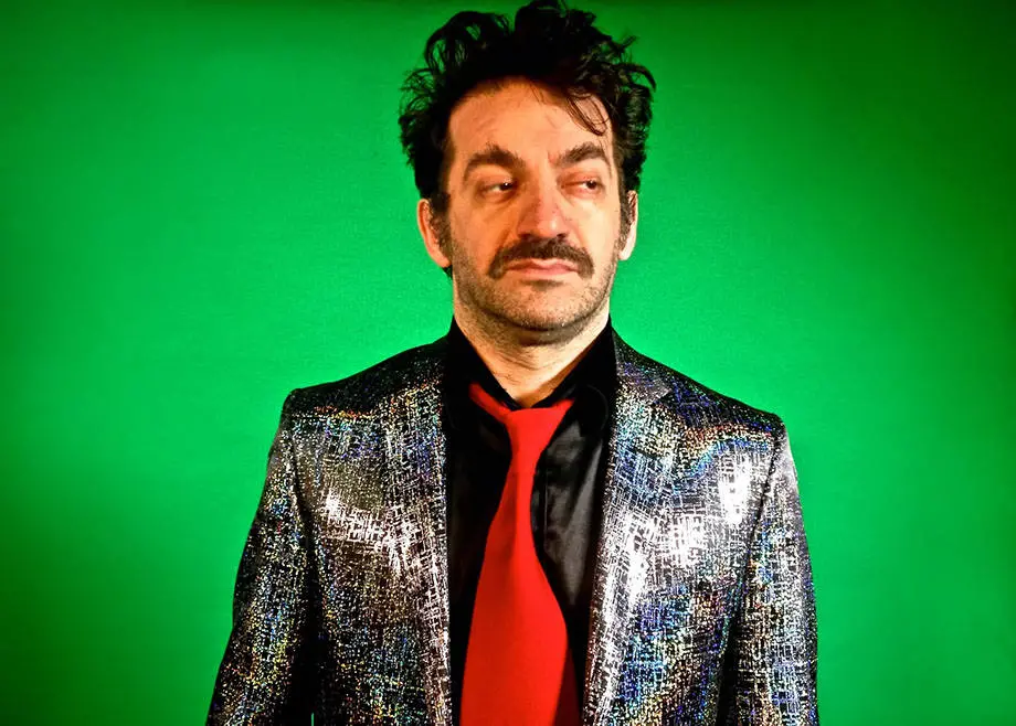 Peppe Voltarelli torna a Reggio, la canzone d’autore incontra le sonorità corali nel weekend del Balenando in Burrasca\n