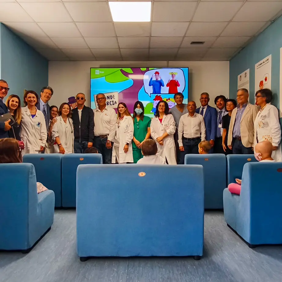 L'umanizzazione delle cure passa dal mini-Cinema donato all'Oncoematologia Pediatrica del presidio \"Morelli\"\n