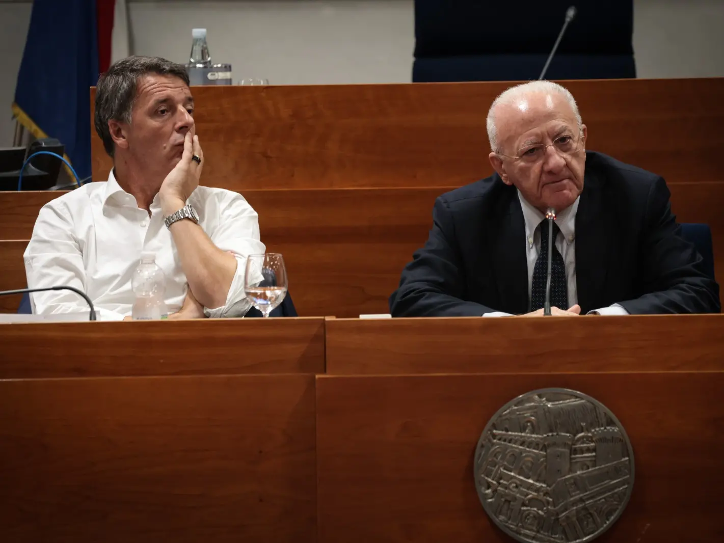 Il rottamatore e il rottamato: alla Leopolda 2026 anche la strana coppia Renzi–De Luca