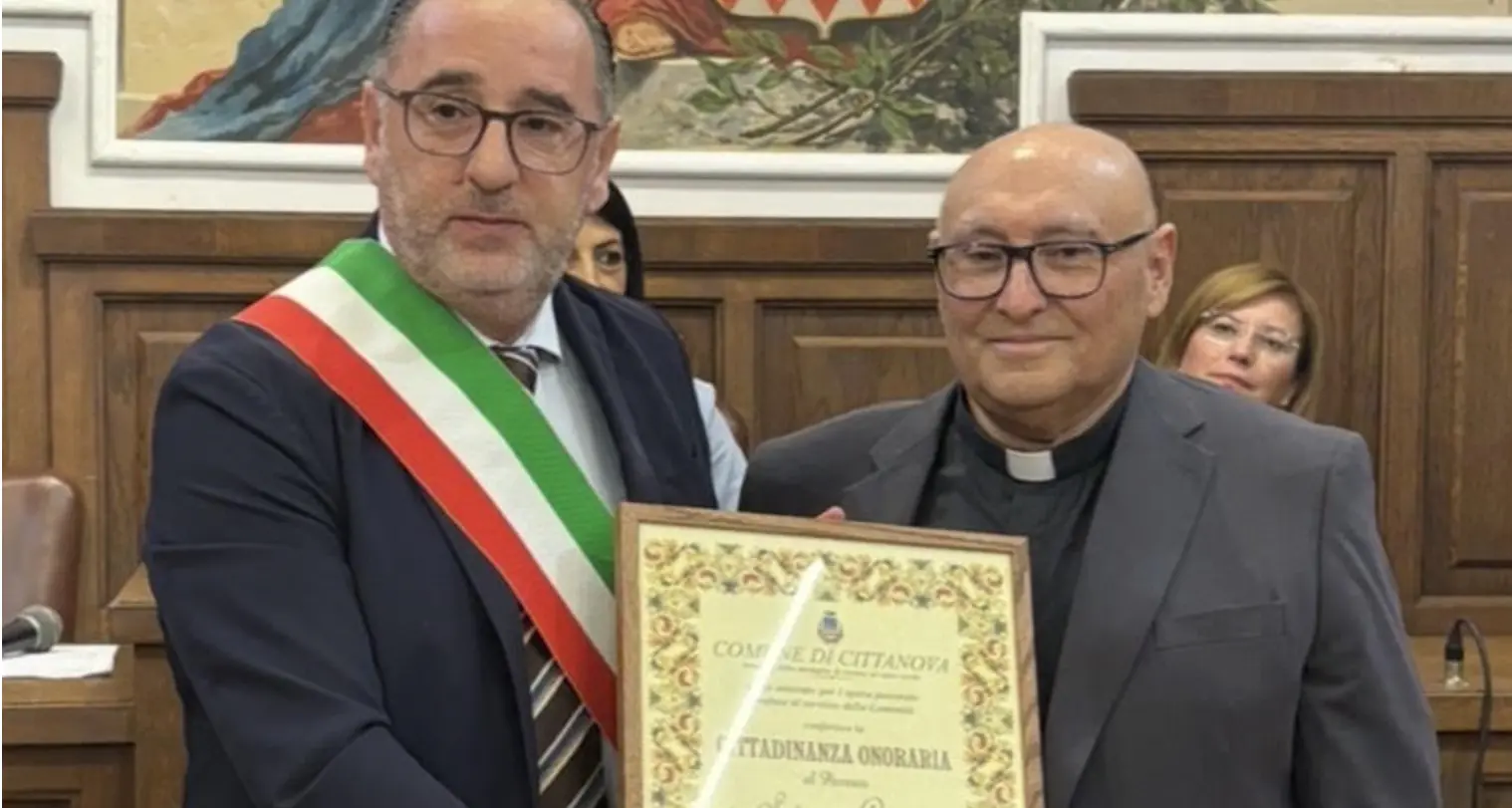 Cittanova, consegnata la cittadinanza onoraria a don Salvatore Giovinazzo\n
