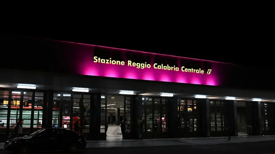 FrecciaRosa porta la prevenzione dei tumori sui treni: consulenze mediche gratuite e informazioni per i passeggeri\n