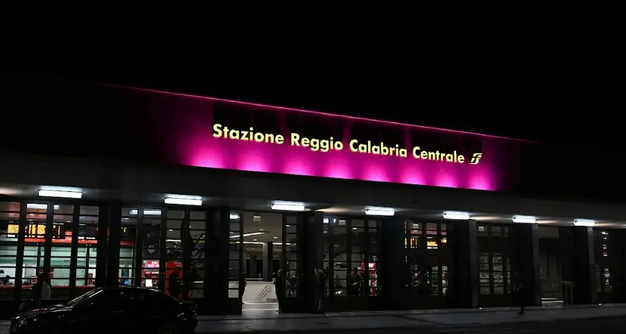 FrecciaRosa porta la prevenzione dei tumori sui treni: consulenze mediche gratuite e informazioni per i passeggeri\n