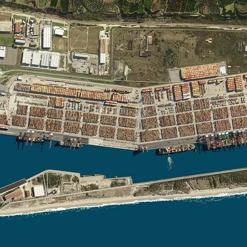 Porto di Gioia Tauro, avanti su dragaggio e cold ironing: nuovi investimenti per competitività e sostenibilità\n