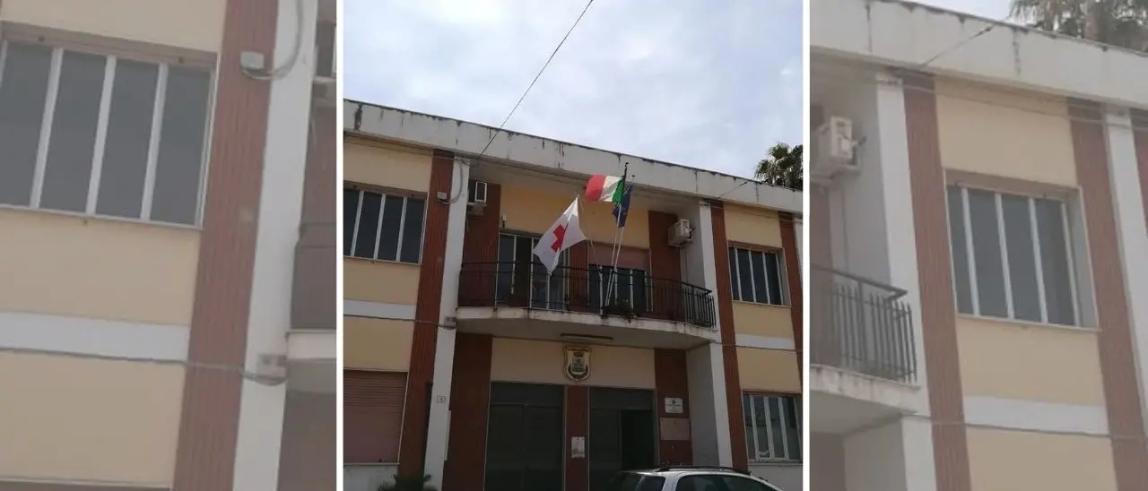 Parghelia,\u00A0la Soprintendenza blocca la demolizione del muro nel centro storico. L'opposizione:\u00A0«Ora il sindaco venga in Consiglio e spieghi»\n