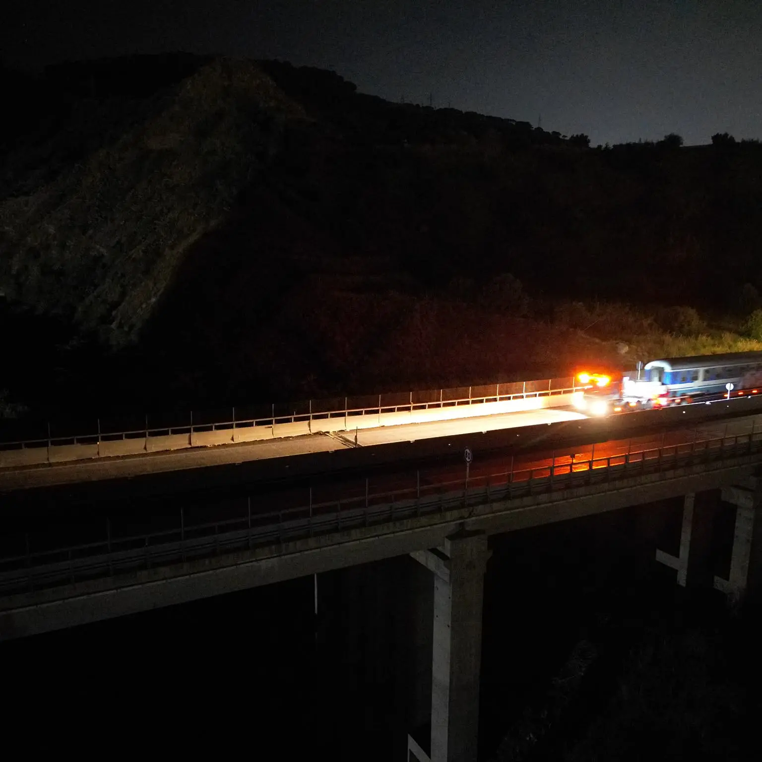 Reggio, monitorato il viadotto “Torbido” dopo il passaggio di un trasporto eccezionale\n