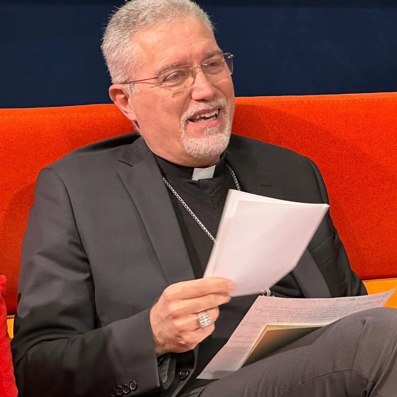 Diocesi di Mileto, l'appello del vescovo Nostro per la recita comunitaria del Rosario a favore della pace\n