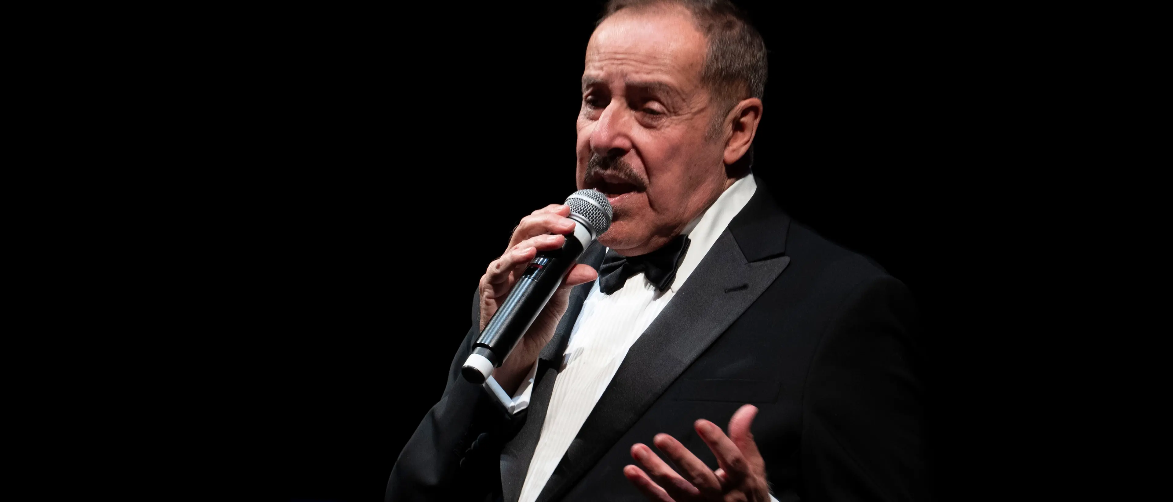 Vibo, corsa ai biglietti per Massimo Lopez: il Teatro comunale a un passo dal tutto esaurito\n