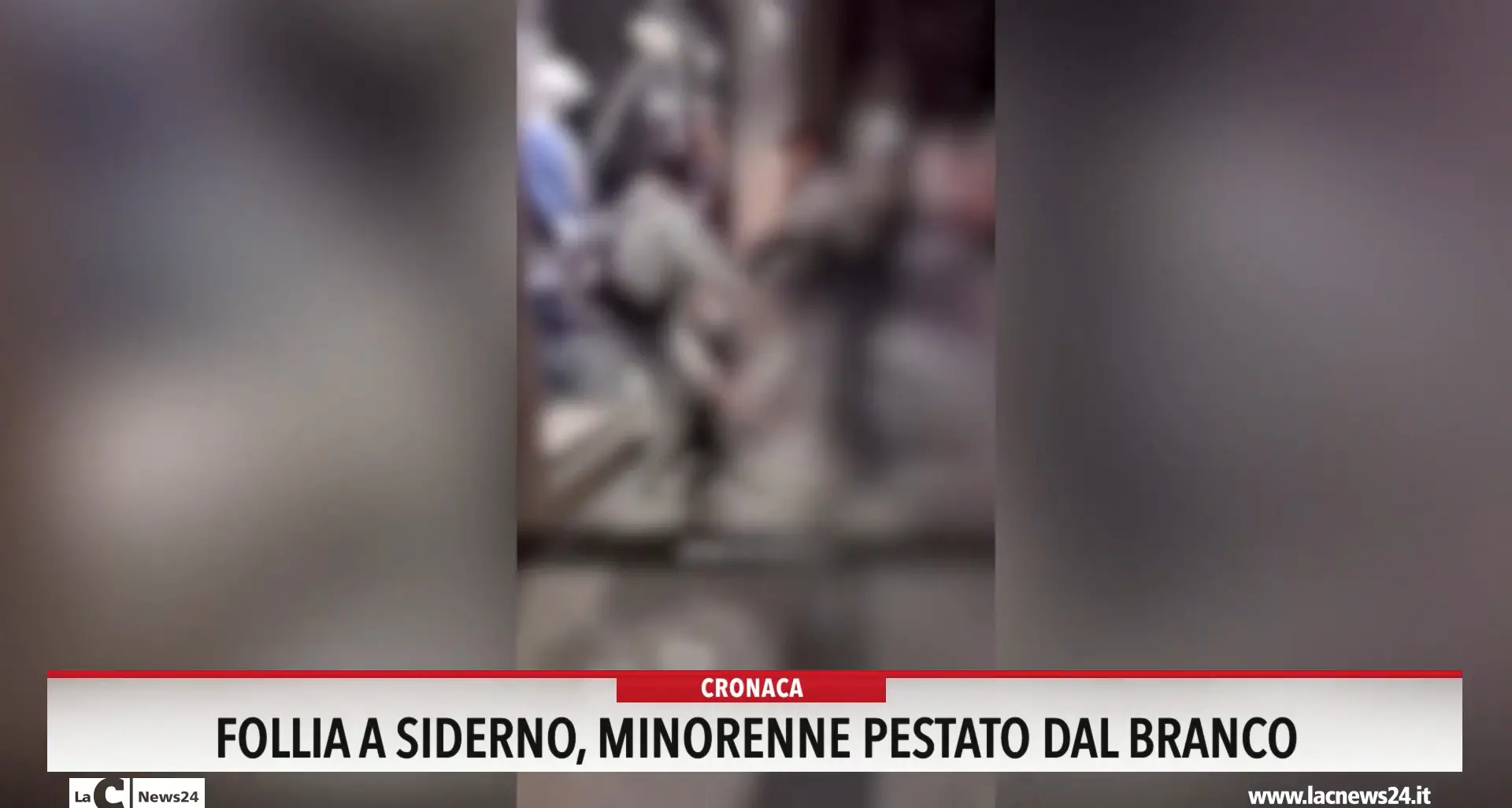 Follia a Siderno, minorenne pestato dal branco