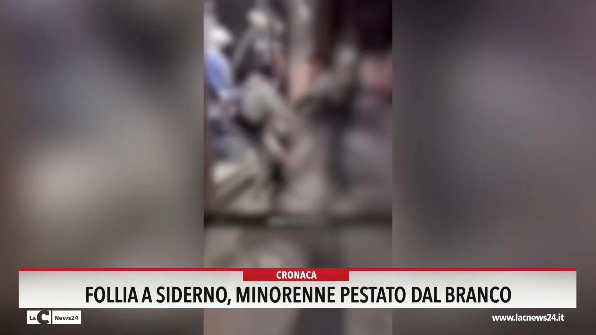 Follia a Siderno, minorenne pestato dal branco