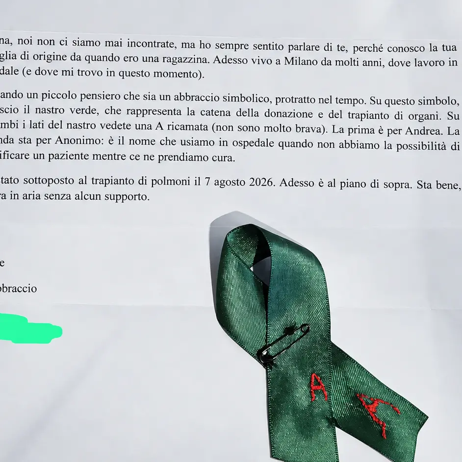 Il nastro con due “A” ricamate e la lettera della mamma di Andrea Minasi alla figlia: «Avevi scelto di donare i tuoi organi»\n