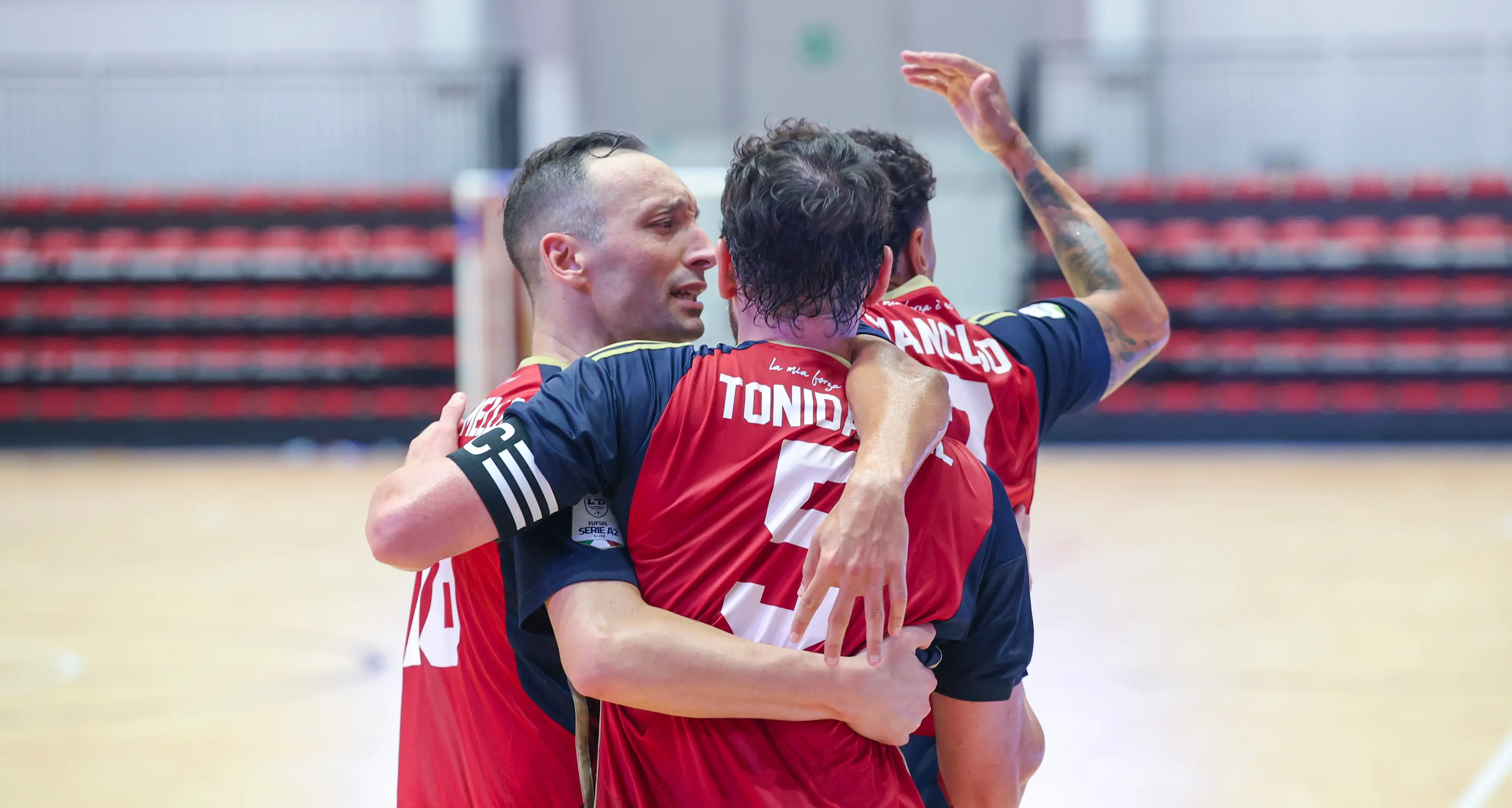 Serie A2 Élite, settebello della Pirossigeno Cosenza: a Roma i Lupi del futsal battono 7-3 l’Eur\n