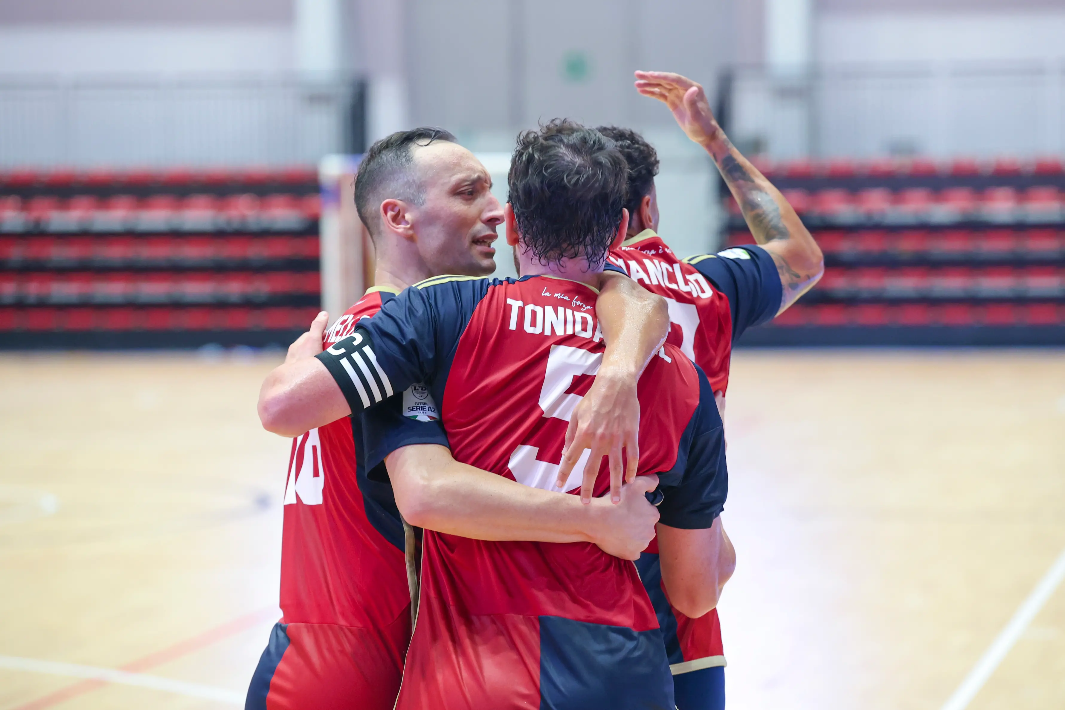 Serie A2 Élite, settebello della Pirossigeno Cosenza: a Roma i Lupi del futsal battono 7-3 l’Eur\n