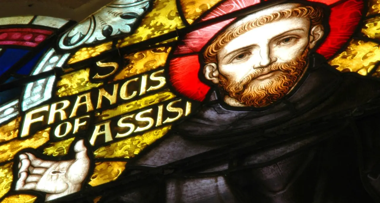 San Francesco d’Assisi, ottocento anni dopo: sui passi del “poverello” tra fede, arte e natura\n