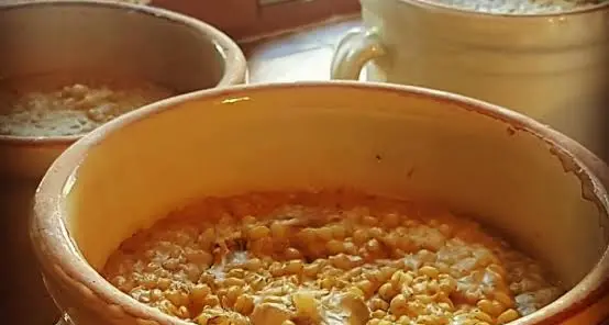 Il grano e la carne, alla festa di Casali del Manco il cibo arcaico svela chi siamo diventati\n
