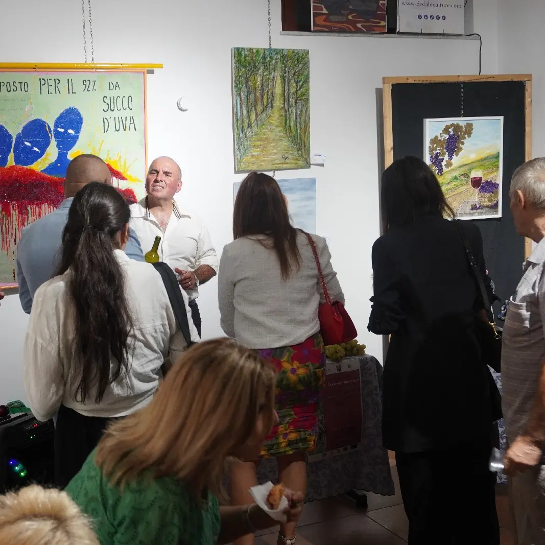 La Galleria d'Arte Dedalo di Reggio ospita “Il Tempo del Grappolo”\n