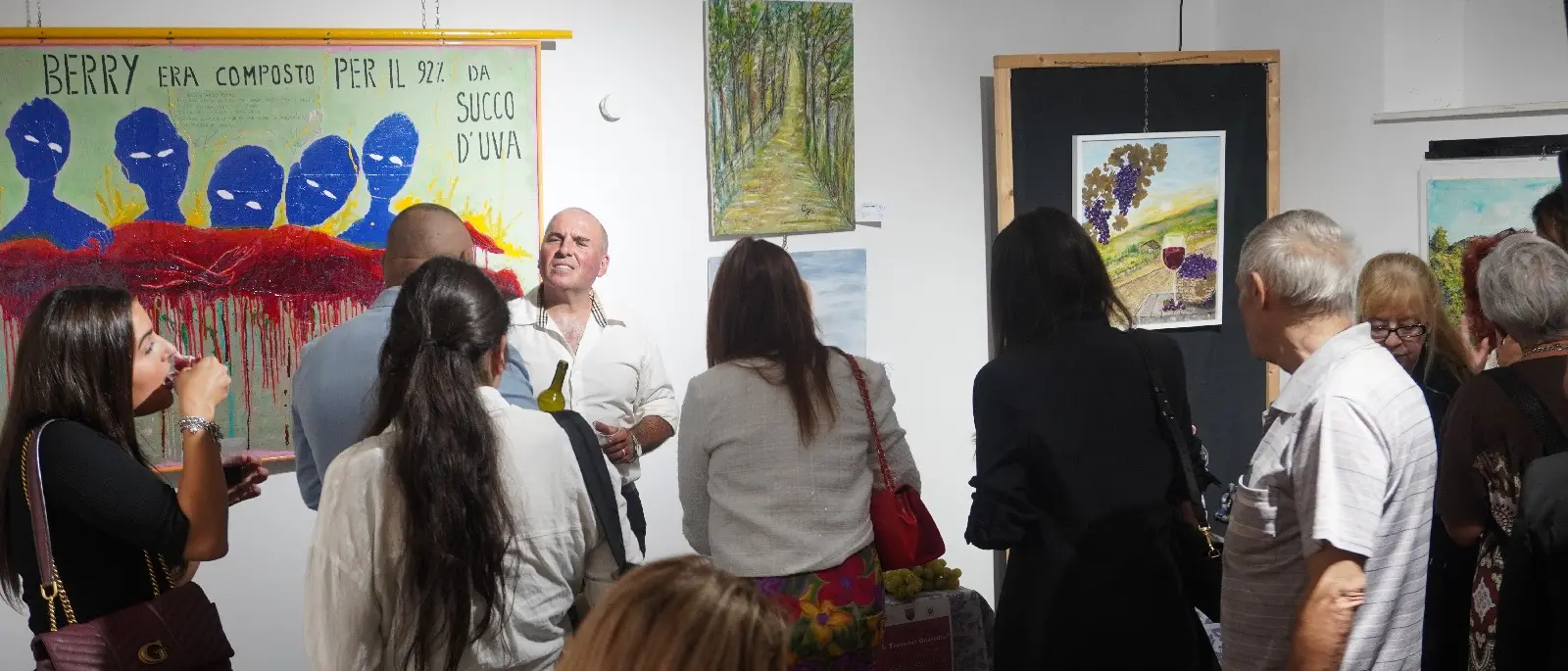 La Galleria d'Arte Dedalo di Reggio ospita “Il Tempo del Grappolo”\n