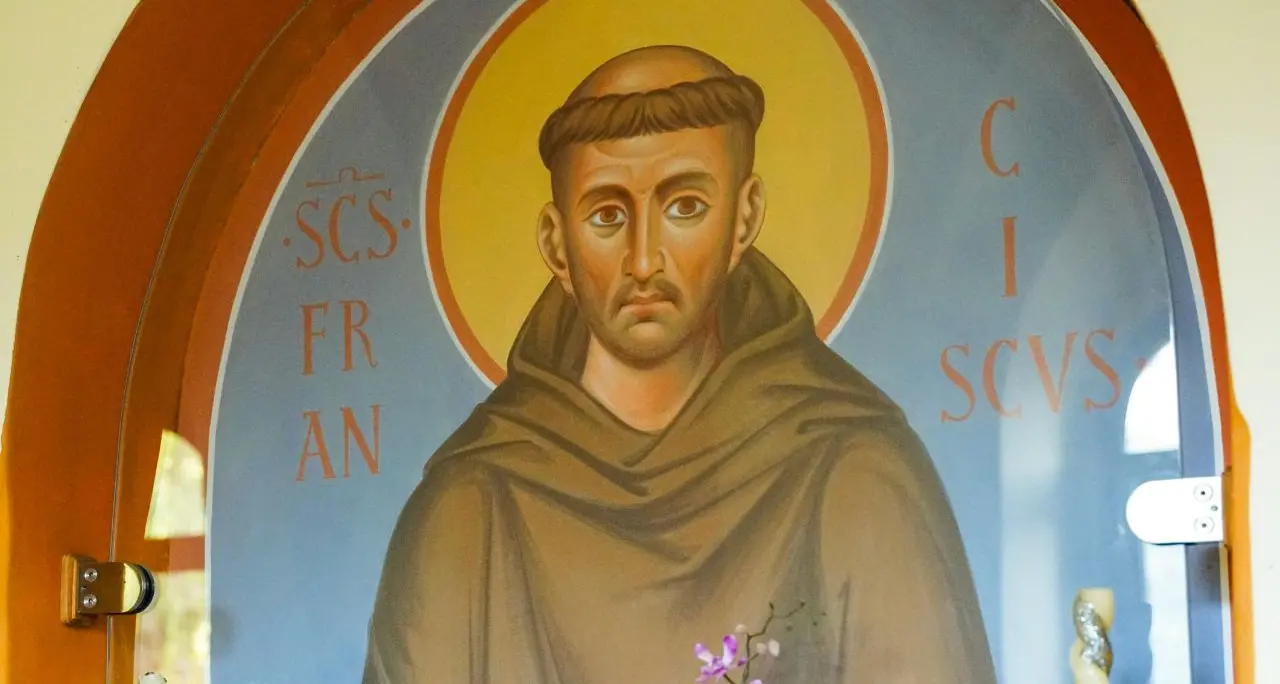 <p>San Francesco, <span style=\"color:hsl(0, 75%, 60%);\">l'Italia ritrova la sua festa</span>. Mattarella: «Il Paese non può prescindere dalla sua lezione»</p>