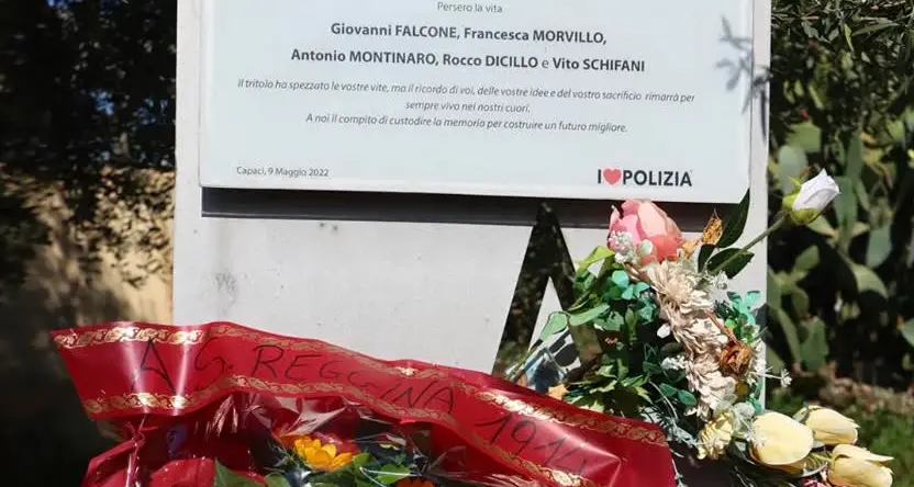 <p>La Reggina rende onore alle vittime della strage di Capaci</p>