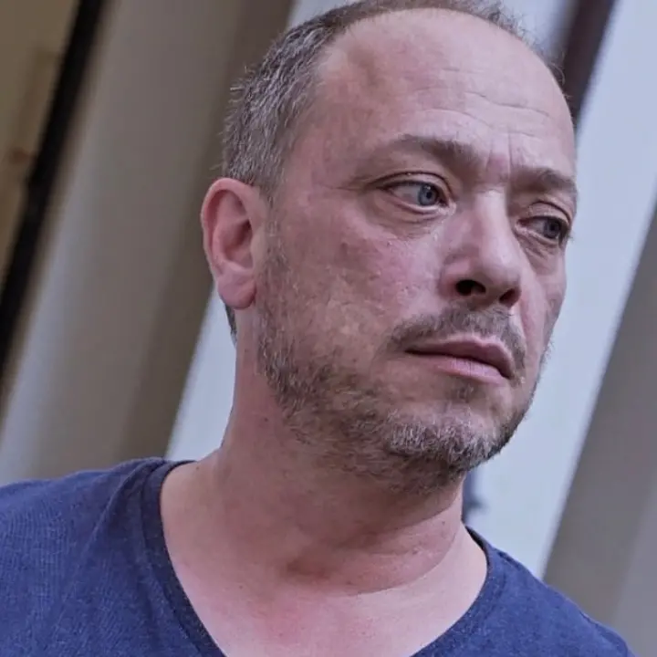 Dai palloni persi da bambino a Monterosso ai set cinematografici: Antonio Fabiano racconta le sue radici vibonesi\n
