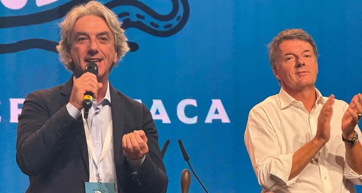 ”Leopolda” di Matteo Renzi: Aieta, sindaco di Cetraro, invitato sul palco dall’ex Premier