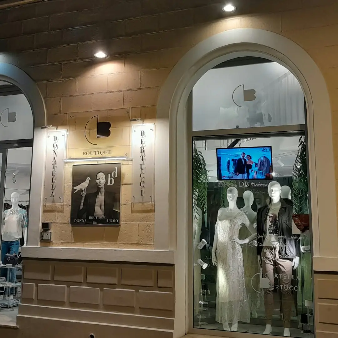 Inaugurata presso la DB\u00A0Boutique Bertucci la nuova insegna \"Bertucci, un nome, una storia\"\n