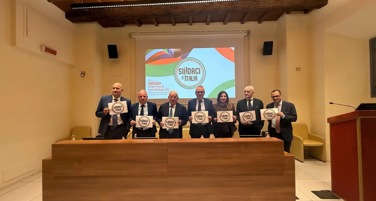<p>Nasce il movimento <span style=\"color:hsl(0, 75%, 60%);\">“Sindaci d’Italia”</span>, Magorno presidente: «Non siamo contro nessuno, siamo per i cittadini»</p>