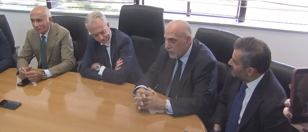 Non chiamatelo più Amaco: il servizio di trasporto a Cosenza adesso lo svolge Cometra | VIDEO