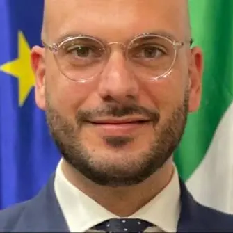 Episodi di violenza giovanile nella Città Metropolitana. Il Garante dell’Infanzia: «I ragazzi sono lo specchio di ciò che vedono a casa»\n
