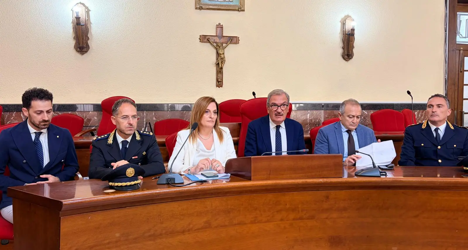 Vibo, commercianti ed esercenti sottoscrivono in Comune il protocollo per la sicurezza. Ecco cosa prevede\n
