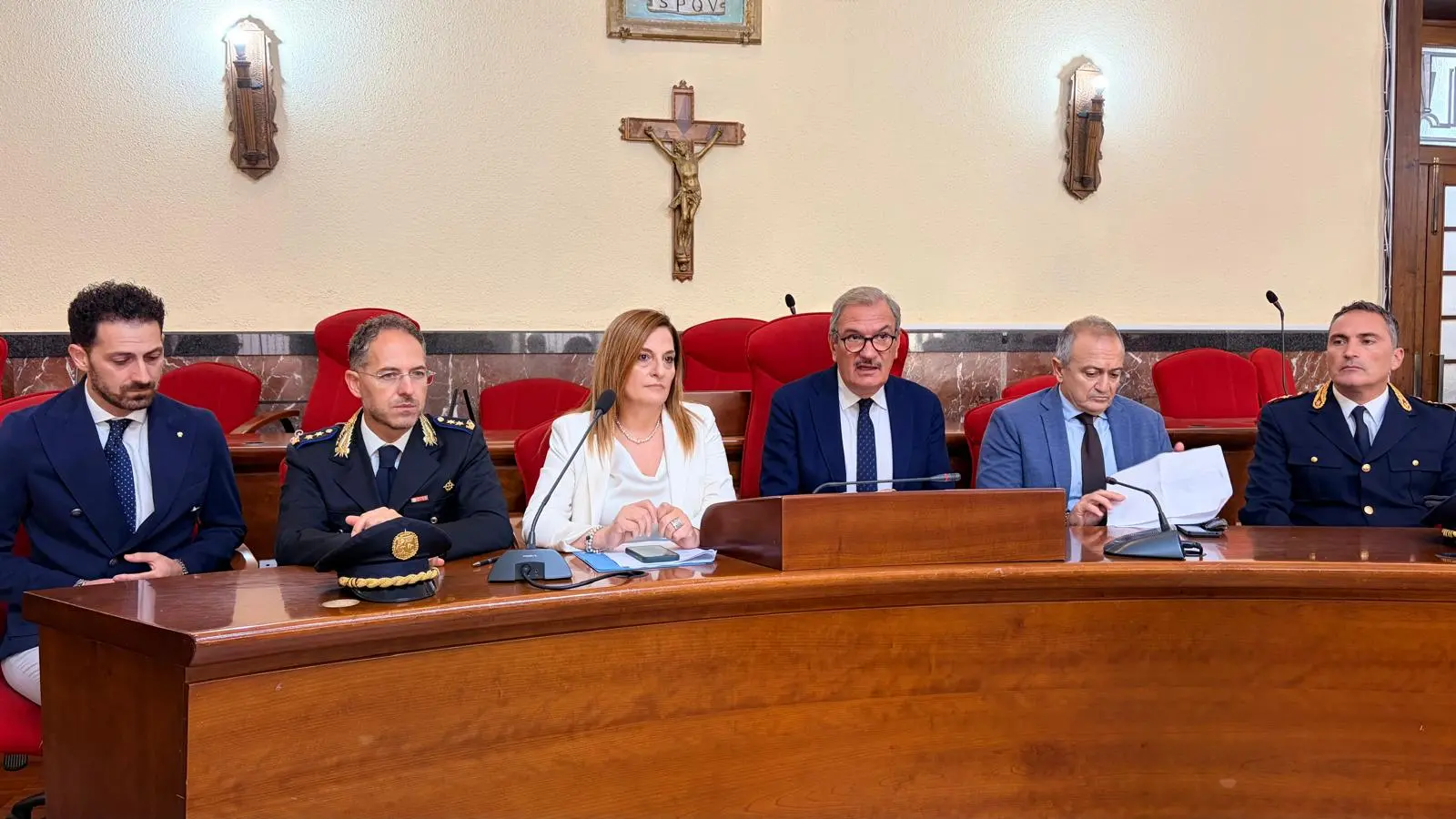 Vibo, commercianti ed esercenti sottoscrivono in Comune il protocollo per la sicurezza. Ecco cosa prevede\n