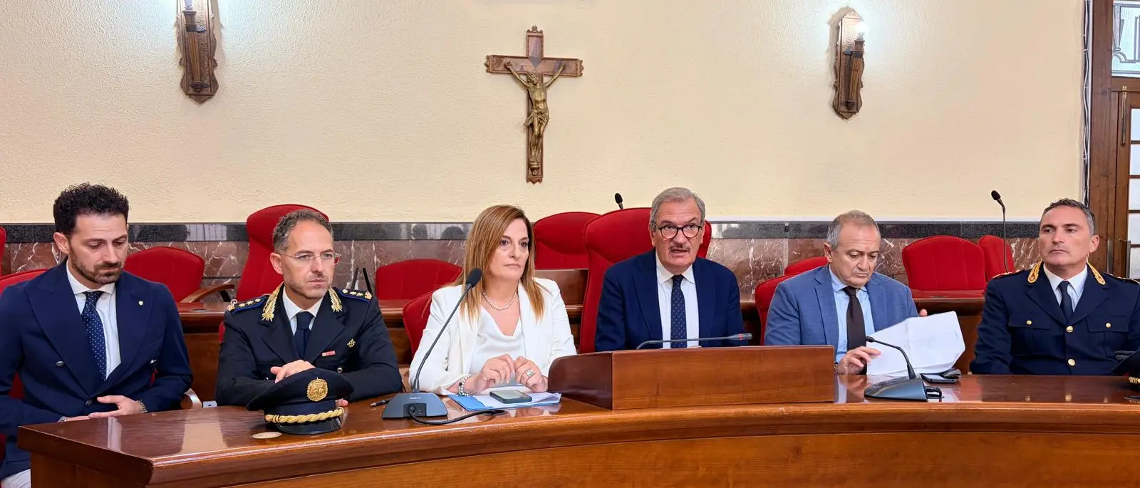 Vibo, commercianti ed esercenti sottoscrivono in Comune il protocollo per la sicurezza. Ecco cosa prevede\n