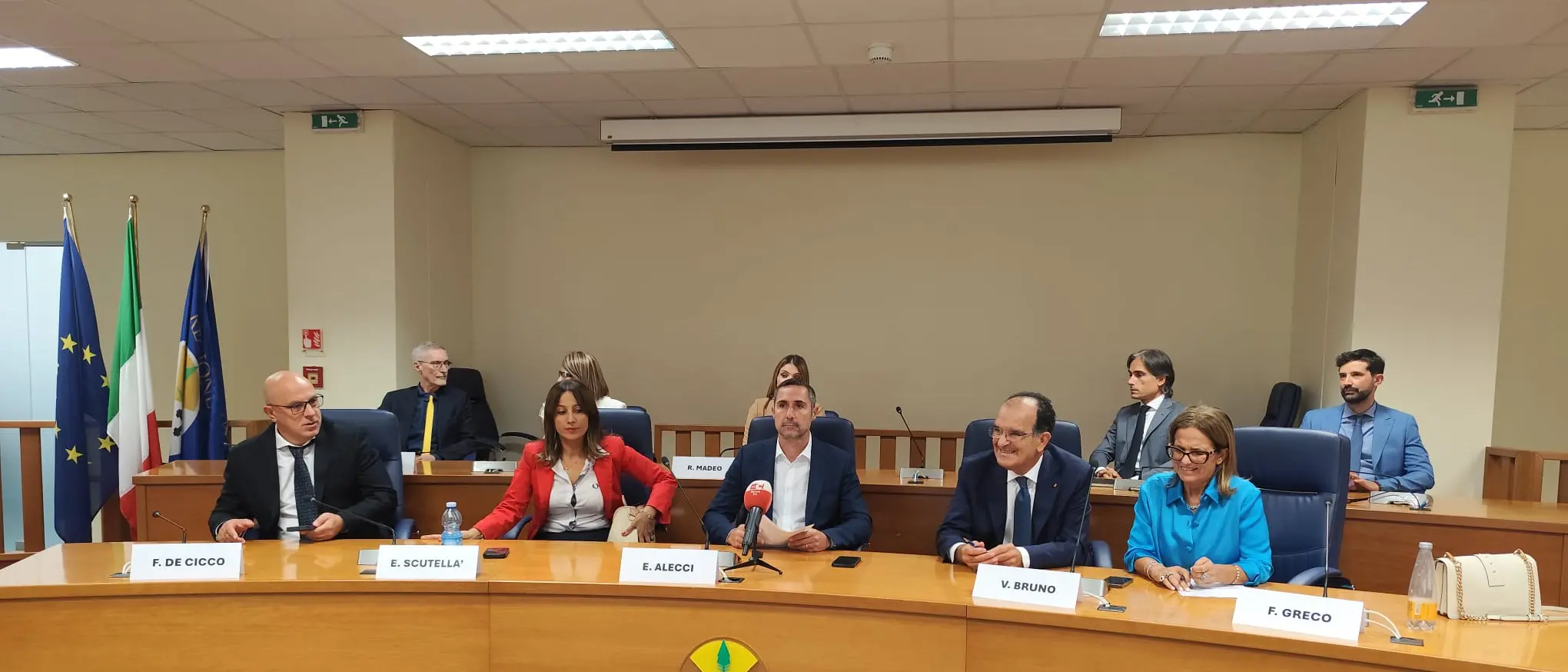 «Sui sottosegretari Occhiuto ha perso, non pensa alla Calabria ma a sé stesso»: l’opposizione non fa sconti al presidente\n\n\n